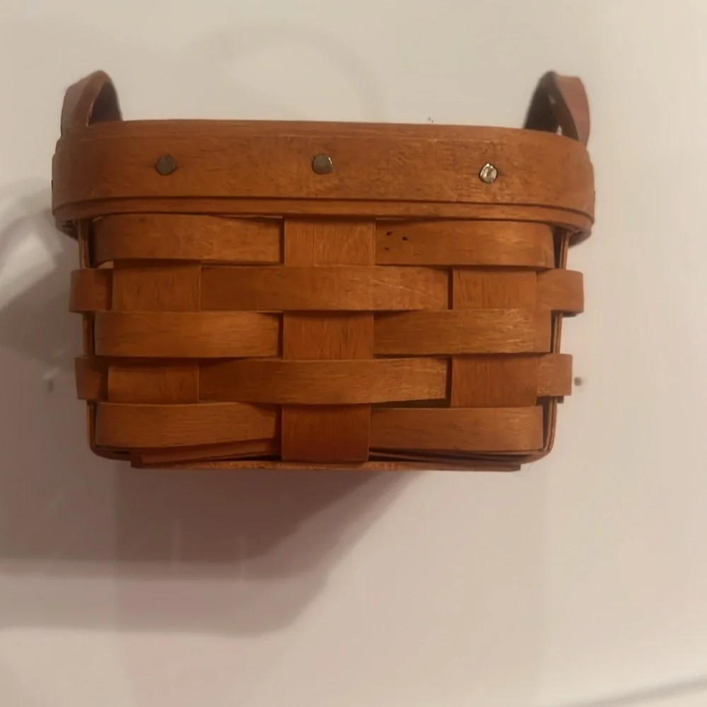 Small 4x4 Longaberger basket EUC 1993